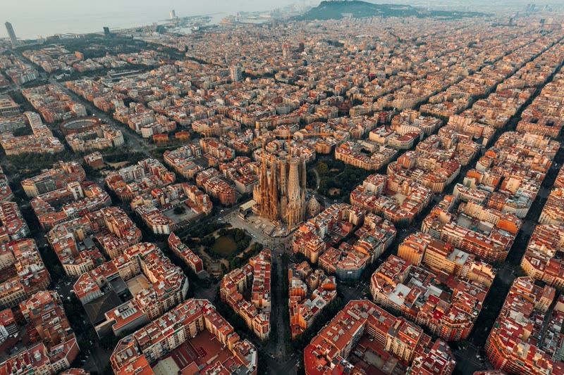 A Mediterranean old town above the sea